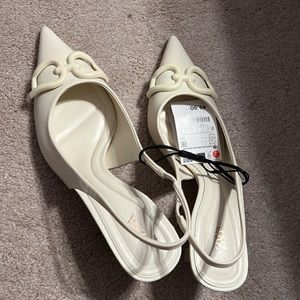 RAISED DETAIL HEELED SLINGBACKS 37